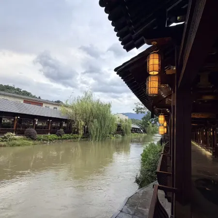 Ruyi Courtyard Homestay