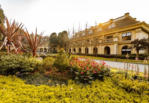 3. 세잔 매너 호텔..