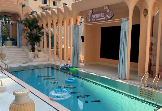 南客里里度假酒店（西双版纳景洪告庄西双景星光夜市店）外景图