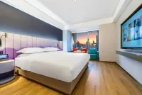 Manlu CC Hotel (Lanzhou Wanda Maoshen'an Bridge South Subway Station)