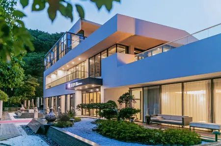 Putuo Mountain Baoning Mountain Residence Hotel Отели рядом с достопримечательностью «Fayu Temple»