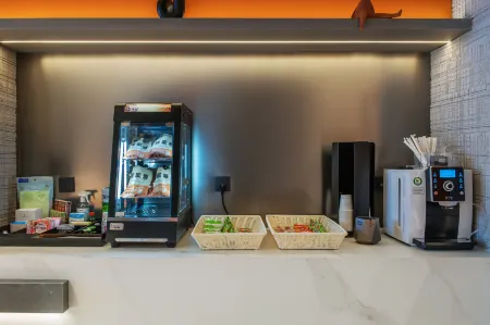 The Origin V Hotel (Wenzhou Ouhai Wutian Old Street) Отели рядом с достопримечательностью «Wenzhou Vocational College of Science & Technology (West to Wenzhou Bureau of Land and Resources Lucheng Branch)»