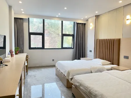 Tongjiang Junlai Hotel