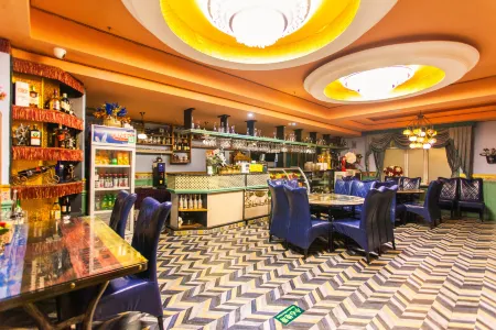 Ruby Elegant Hotel (Xinjiang International Grand Bazaar Erdaoqiao Subway Station) Отели рядом с достопримечательностью «Xinjiang Institute of Engineering»