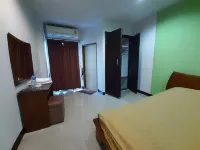 Thanarom Place Hotels in Phan Thong