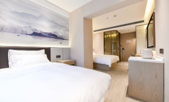 Weiting Qingju Hotel (Shanghai Xuhui Longhua Binjiang Branch)