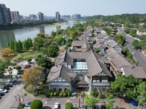 Leshan Yishang Oriental Xunyi Hotel