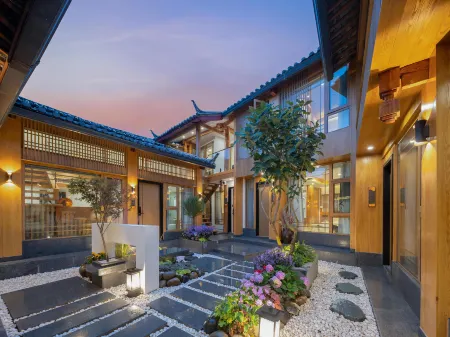 Shanyou Nanshe Luxury Guesthouse (Lijiang Old Town Dashuiche Sifang Street Store) Отели рядом с достопримечательностью «Ancient City Huangshan Mountain Park Wenchang Palace»