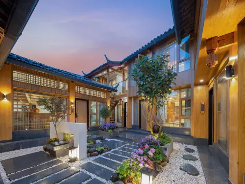 Shanyou Nanshe Luxury Guesthouse (Lijiang Old Town Dashuiche Sifang Street Store)