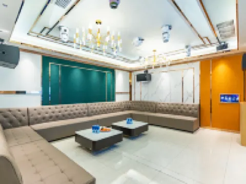 Chishui Cultural Palace Hotel (Yanjiahe Wetland Park) Hotels in Chishui