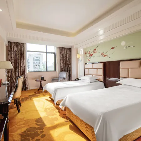 Modern Square Hotel