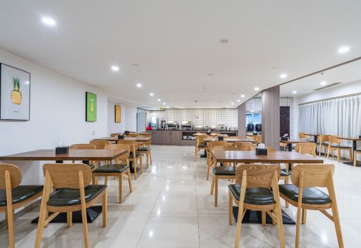 3. 샹닝 호텔 (충..