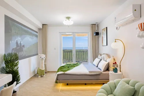 Deep Blue Seaview Apartment (Naxianghai Branch)