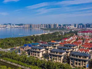 Floral Hotel · Sea Moon Villa hotel (Weihai Sea Park Branch)