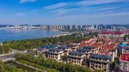 Floral Hotel · Sea Moon Villa hotel (Weihai Sea Park Branch) Отели рядом с достопримечательностью «Liugong Island Expo Park»