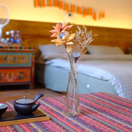 FlowerFields Bar&Cafe&Guesthouse