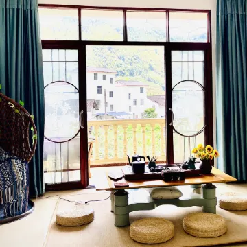 Zhixin Park Su B&B