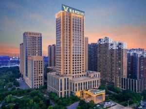 Daye Vienna International Hotel (Huangshi Daye Center High-speed Railway Station)