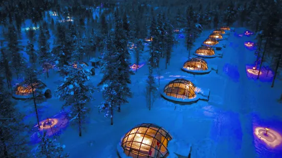 Kakslauttanen Arctic Resort - Igloos and Chalets