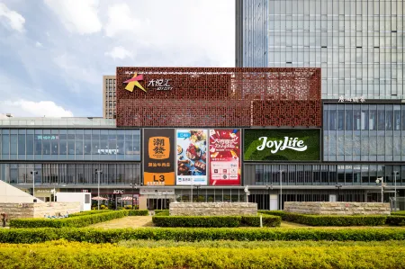 livetour International Apartment (Guangzhou Greenland Central Plaza Shenzhou Road Subway Station)