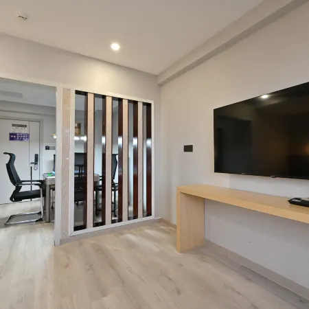 Home inn huayi selected hotel (Fuyang downtown orient henglong mall branch)