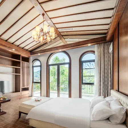 Sun Moon Beach swimming pool courtyard (Shek Mui Wan Shop) Hotels in Wanning