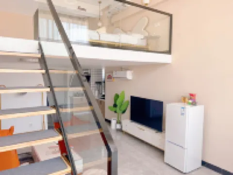 防城港三衹貓Loft公寓（第四中學德城美食街店）