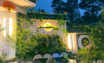 Paradise Village city south homestay