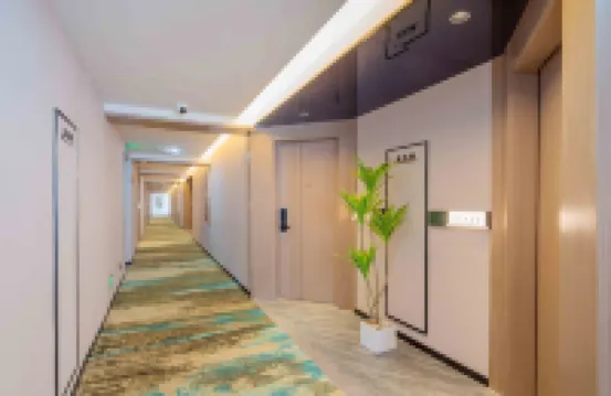 โรงแรมแพนชิแมน จ้าวชิง (สถานีรถไฟจ้าวชิงตะวันออก พื้นที่ท่องเที่ยวเขาติงหูซาน)