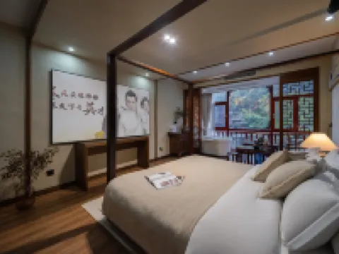 Yu Jiangyue · Natural Aesthetics Designer's View of Tuojiang River Scenery - Holiday Villa Hotels near Fenghuang Ancient Town