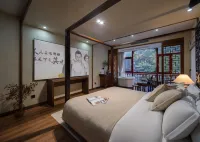 Yu Jiangyue · Natural Aesthetics Designer's View of Tuojiang River Scenery - Holiday Villa Hotel in zona Phoenix Ancient Town