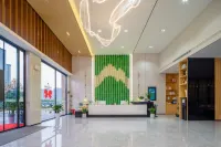 HEBE Xingkong Hotel (South Railway Station Loudi Yizhong)