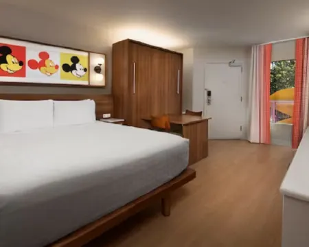 Disney's Pop Century Resort - Classic Years オレンジのホテル