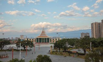 Mangshi Chengyue Hotel