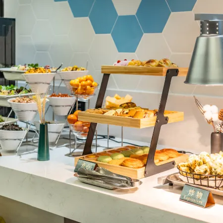 Elegant Stay Hotel (Shantou Jinhul Road Store)