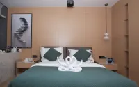 Ronghai Hotel (Shizong County) - Parking