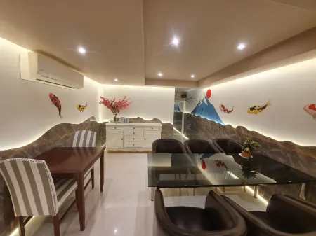 Saigon by Night Luxury Hotel