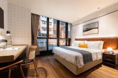 Dash Living on Hollywood Hotels near Ladder St