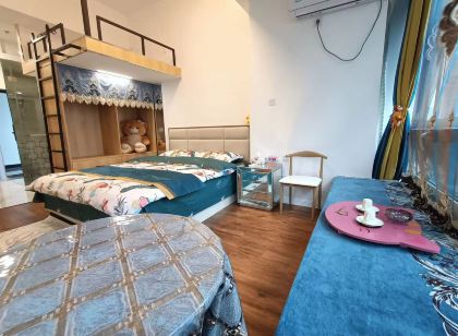 Jinzi Apartment (Jucheng Huayi Shopping Plaza)