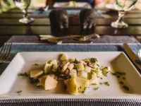 亞拉大型遊戲酒店-生態團隊 莫訥勒格勒區酒店