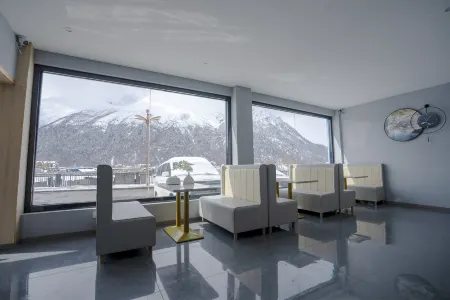 Jimi Hotel(Ranwu Lake Branch) Отели рядом с достопримечательностью «Ranwu Lake International Self-Driving Campground»