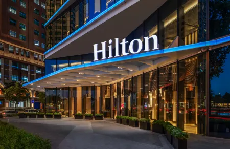 Hilton Saigon Отели рядом с достопримечательностью «RMIT Vietnam Academic Building 2»