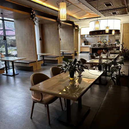 Senhai E-sports Hotel
