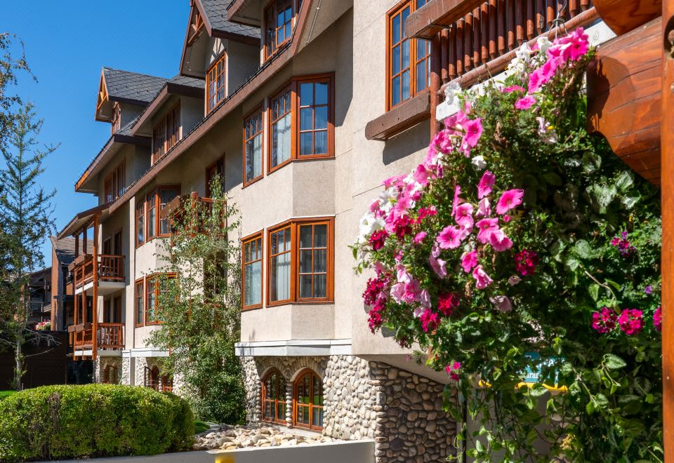 Banff Caribou Lodge and Spa (Banff) - 2026 Prices, Reviews & Deals