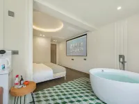 Cloud RAINBOW· Monet Garden · Stream Tracing Resort Homestay فنادق في آنجي
