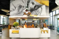 YELLO Hotel Harmoni - sarapan