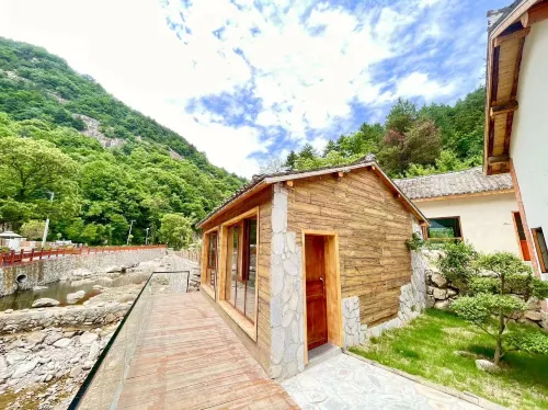 Taomanjia Persimmon Red Hotels in Lushi County