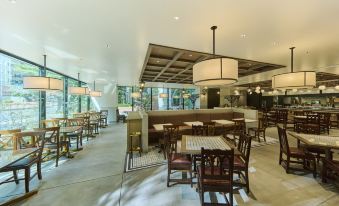 1. 더 로열 파크 ..
