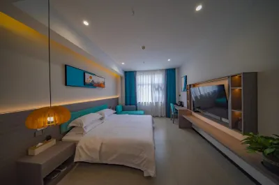 Yichang Three Gorges Airport Hotel (Xiaoting Three Gorges International Airport Branch) Hotels near Honggang Wharf