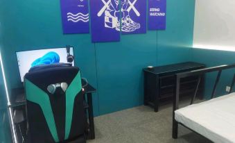 Penguin Light Stay at E-sports Hotel